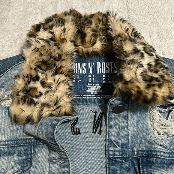 Guns & Roses Denim Jacket with Faux Leopard Fur - Picture 3 of 5